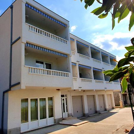 Villa Dvor Apartments Omiš Eksteriør billede