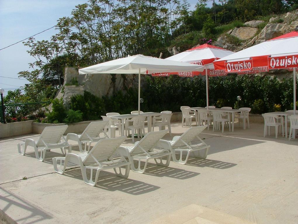 Villa Dvor Apartments Omiš Eksteriør billede
