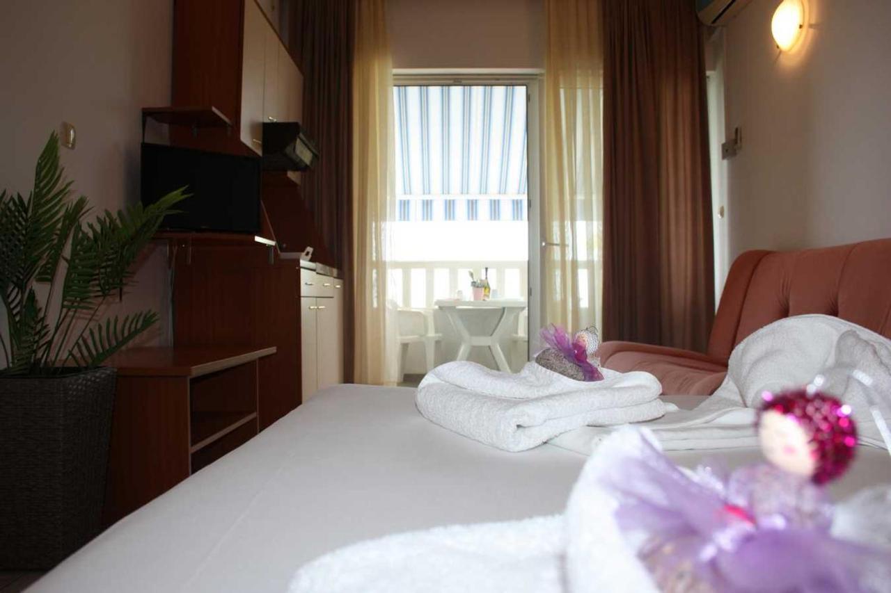 Villa Dvor Apartments Omiš Eksteriør billede