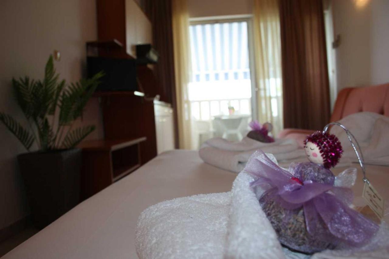 Villa Dvor Apartments Omiš Eksteriør billede